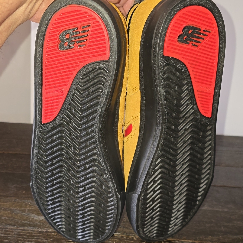 New Balance Men's Tan Slip-On Shoes Size 7.5 Dead Stock - Picture 8 of 13